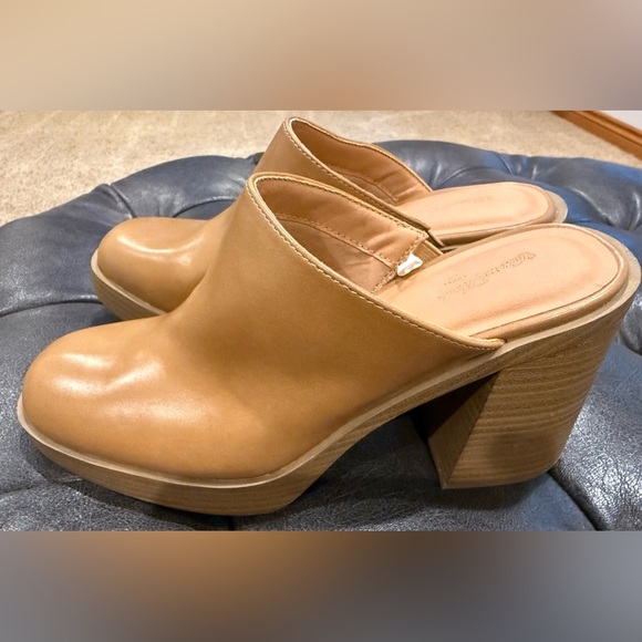 Like New Universal Thread Tan Heel Platform Mule Clogs Slip-On Shoes - Picture 1 of 9